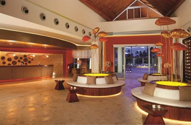 Hotel all inclusive pour adultes lobby Secrets Royal Beach 